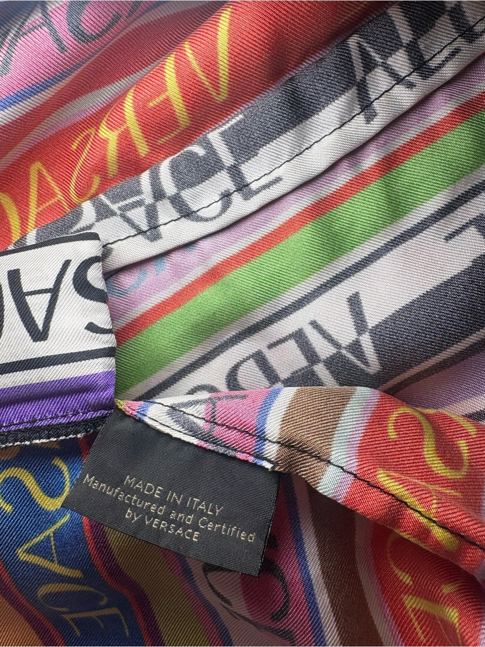 Versace - Picture 2 of 4
